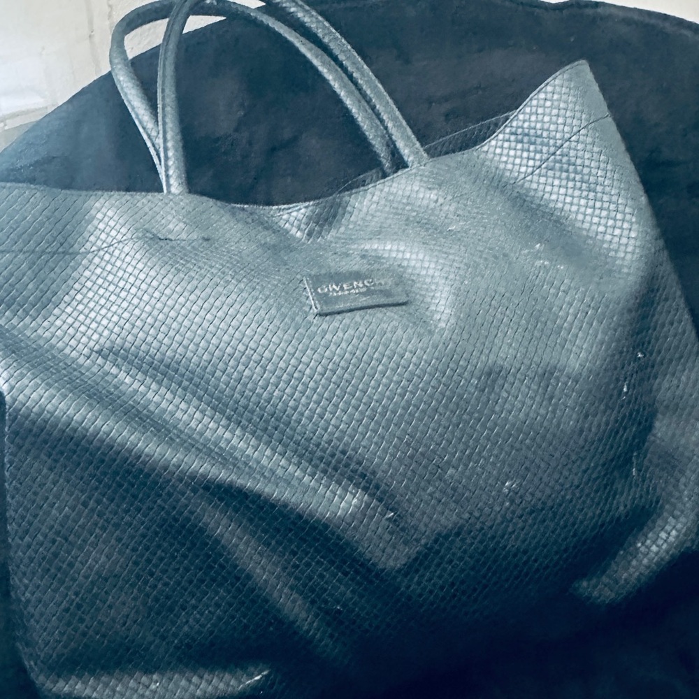 Large Handbag - Picture 5 of 5